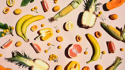 Collage verschiedener Obststücke